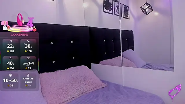 Snapshot of Anniie__Evans chatting on October 22, 4:23 am Anniie Evans online show from October 22, 4:23 am