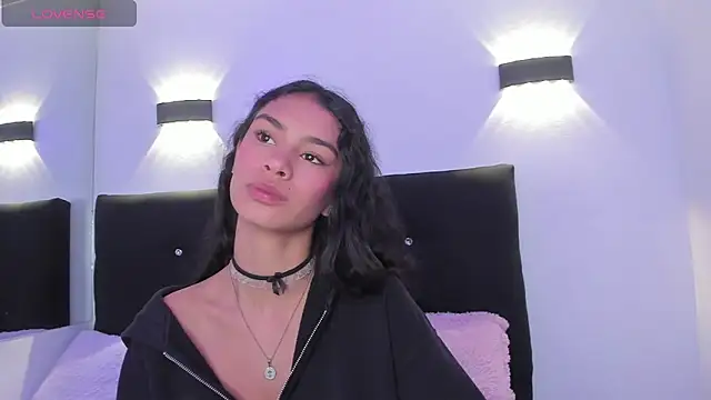 Anniie  Evans online show from September 26, 4:25 pm