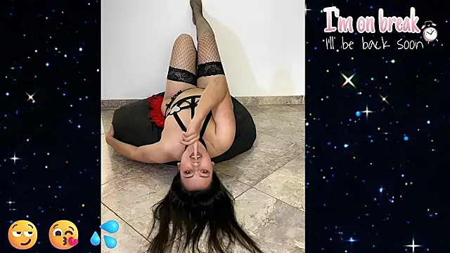 Snapshot of Mila_roussee chatting on October 15, 1:48 am Mila roussee online show from October 15, 1:48 am