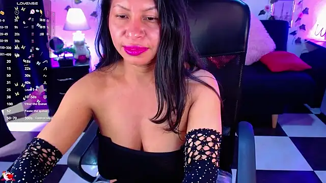 AbbyPrincessAGT online show from February 4, 9:10 pm