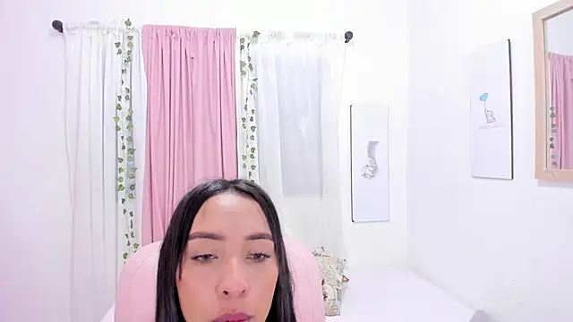 Snapshot of Emma_lorense22 chatting on March 15, 6:54 pm Emma lorense22 online show from March 15, 6:54 pm
