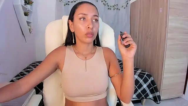 Emma lorense22 online show from November 24, 7:25 pm