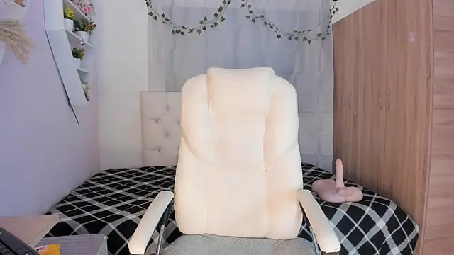 Emma lorense22 online show from November 14, 7:28 pm