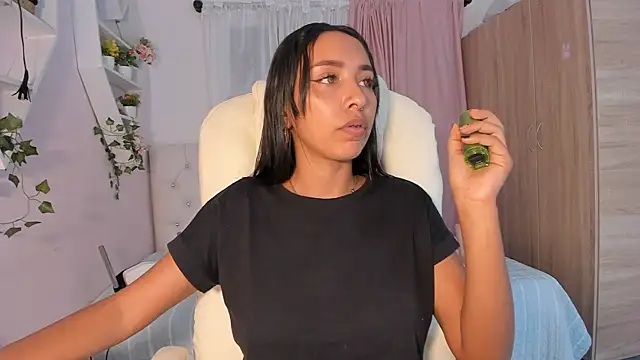 Emma lorense22 online show from October 30, 7:22 pm