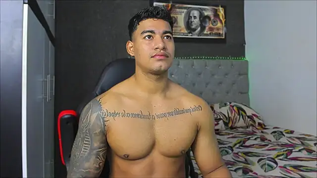 luigi hot  online show from December 5, 12:48 pm