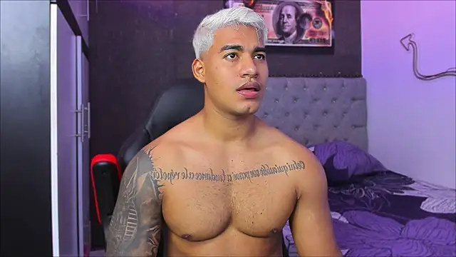 luigi hot  online show from January 17, 4:05 am