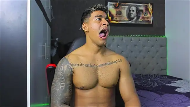 luigi hot  online show from October 23, 3:27 am