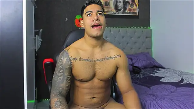 luigi hot  online show from October 28, 4:50 pm