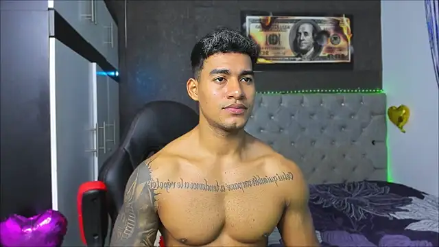 luigi hot  online show from July 21, 3:02 pm
