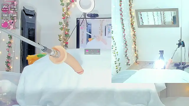 Snapshot of Genesis_Love__ chatting on October 5, 9:33 am Genesis Love online show from October 5, 9:33 am