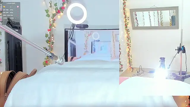 Snapshot of Genesis_Love__ chatting on September 20, 9:25 am Genesis Love online show from September 20, 9:25 am