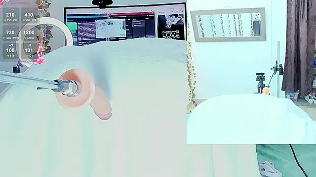 Snapshot of Genesis_Love__ chatting on March 21, 9:23 am Genesis Love online show from March 21, 9:23 am