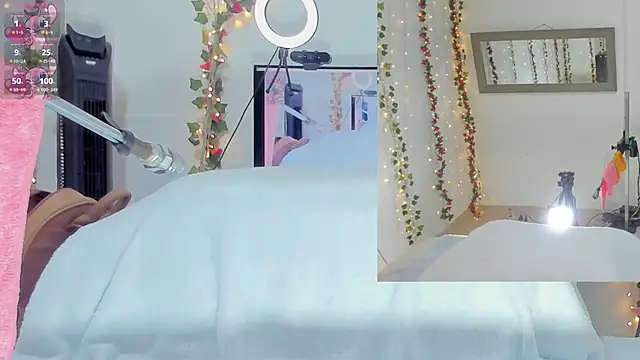 Snapshot of Genesis_Love__ chatting on October 3, 9:33 am Genesis Love online show from October 3, 9:33 am