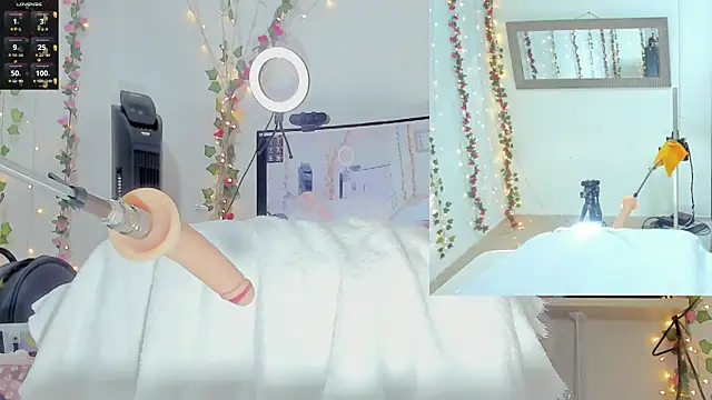Snapshot of Genesis_Love__ chatting on October 16, 9:28 am Genesis Love online show from October 16, 9:28 am