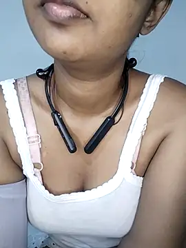 Snapshot of Ashugril_hot chatting on October 19, 5:43 am Ashugril hot online show from October 19, 5:43 am
