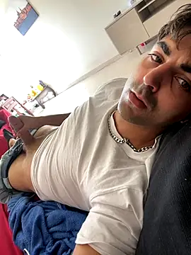 mikekmi21 online show from November 9, 2:32 pm