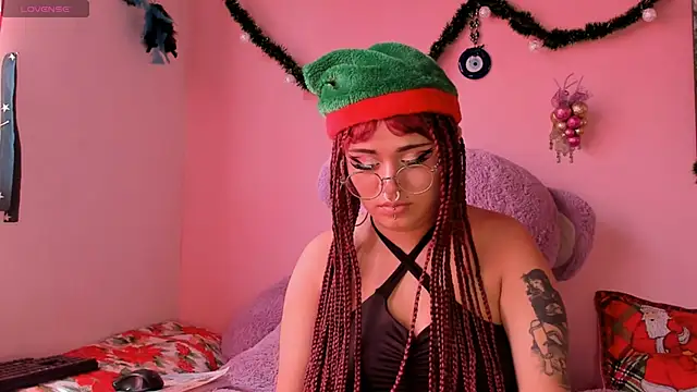 Maddy Jhonsson online show from December 20, 4:43 pm