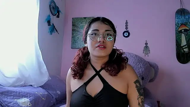 Maddy Jhonsson online show from May 21, 4:59 pm