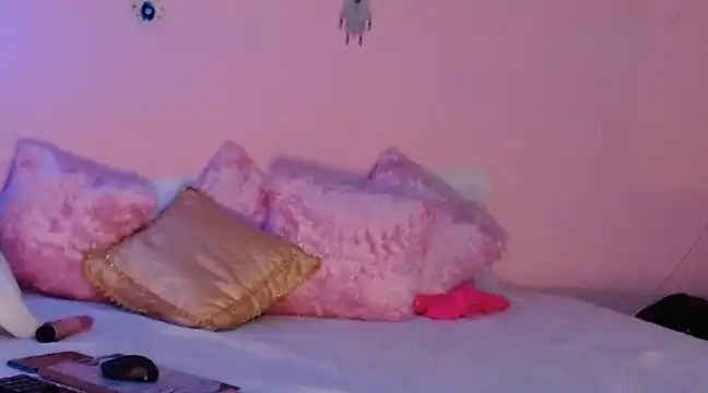 Snapshot of Maddy_Jhonsson chatting on February 28, 1:37 am Maddy Jhonsson online show from February 28, 1:37 am