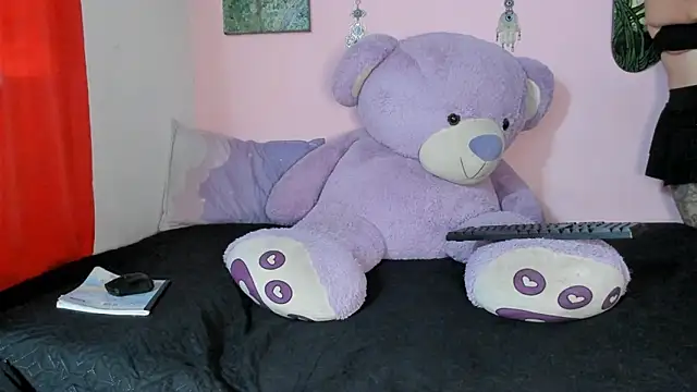 Maddy Jhonsson online show from March 10, 1:53 am