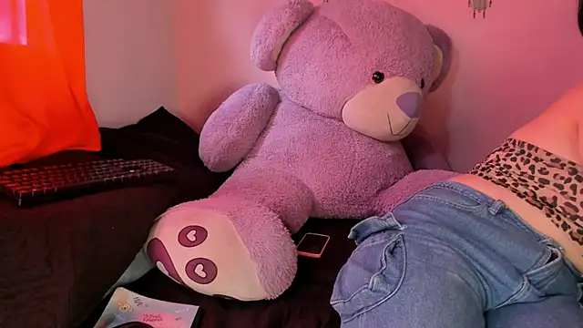 Maddy Jhonsson online show from March 13, 5:07 pm