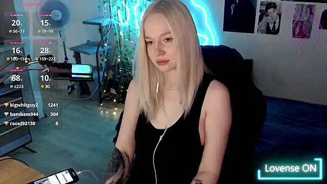 lissallor  online show from March 20, 10:07 pm