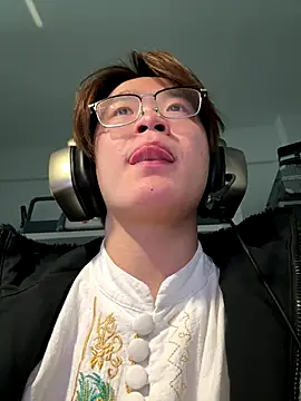 Snapshot of Anson0722 chatting on November 21, 7:51 am Anson0722 online show from November 21, 7:51 am