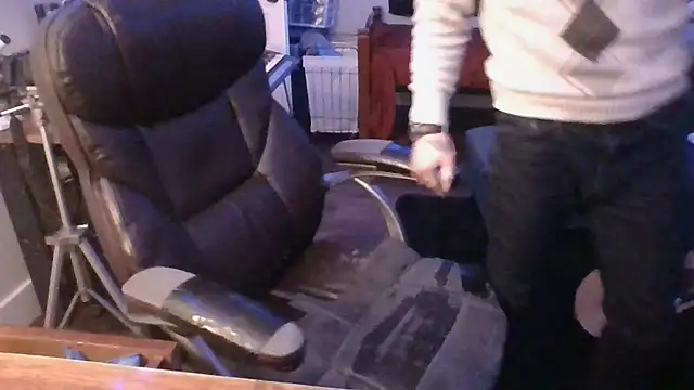 Snapshot of JCstrings chatting on February 21, 4:40 am JCstrings online show from February 21, 4:40 am