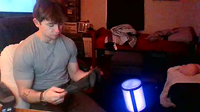 Snapshot of JCstrings chatting on February 24, 6:05 am JCstrings online show from February 24, 6:05 am