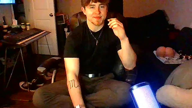 Snapshot of JCstrings chatting on March 8, 4:23 am JCstrings online show from March 8, 4:23 am