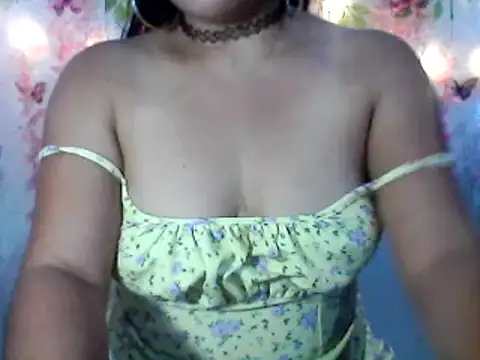 Snapshot of shashel5 chatting on February 24, 6:49 am shashel5 online show from February 24, 6:49 am