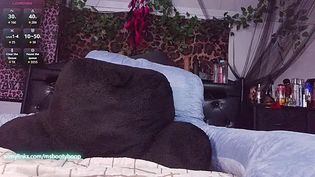 MsBootyBoop online show from April 2, 5:25 am