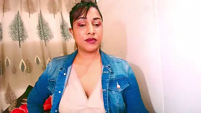 Snapshot of Indian_Erotic69 chatting on July 2, 5:46 am Indian Erotic69 online show from July 2, 5:46 am