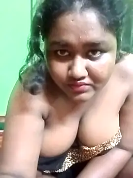 Snapshot of horny_diana chatting on March 18, 9:32 pm horny diana online show from March 18, 9:32 pm
