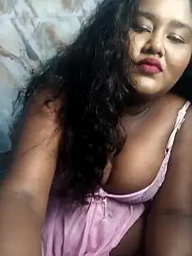 Snapshot of horny_diana chatting on September 22, 6:36 pm horny diana online show from September 22, 6:36 pm