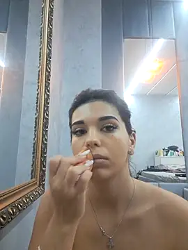 Bella Posh online show from November 4, 5:44 am