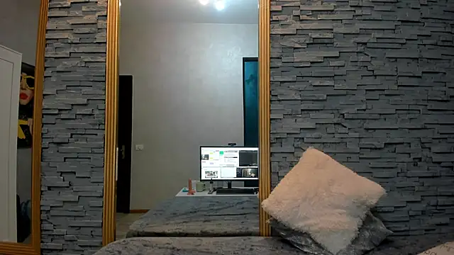 Snapshot of Bella_Posh chatting on March 20, 7:14 am Bella Posh online show from March 20, 7:14 am