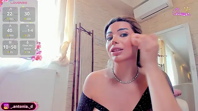 Snapshot of Bella_Posh chatting on June 15, 7:08 am Bella Posh online show from June 15, 7:08 am