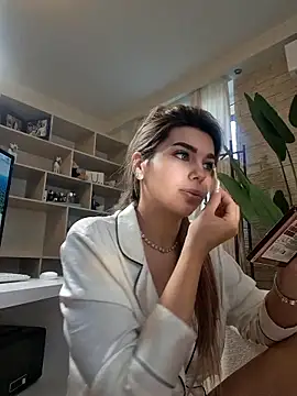 Bella Posh online show from January 13, 7:23 am