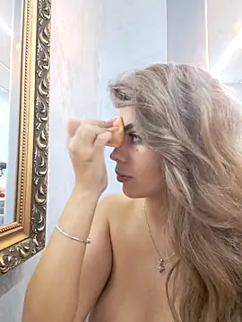 Bella Posh online show from November 23, 9:19 am