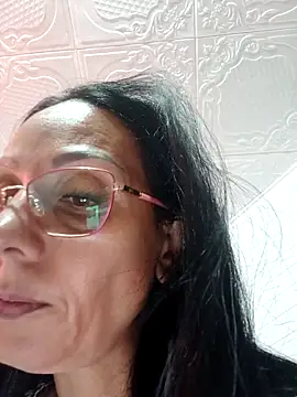 Snapshot of Ramona870 chatting on November 5, 9:45 am Ramona870 online show from November 5, 9:45 am