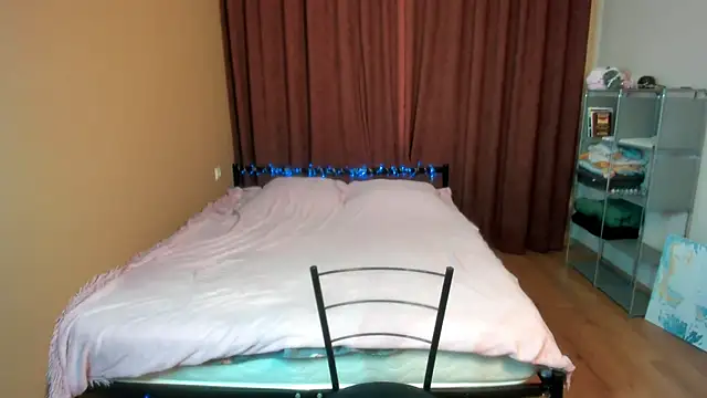 Snapshot of Mystic_Doll chatting on September 12, 11:26 pm Mystic Doll online show from September 12, 11:26 pm