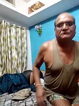 Snapshot of longsexji chatting on February 24, 8:42 pm longsexji online show from February 24, 8:42 pm