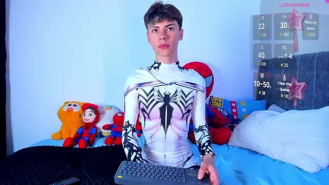 Snapshot of callum_77 chatting on December 4, 9:25 pm callum 77 online show from December 4, 9:25 pm