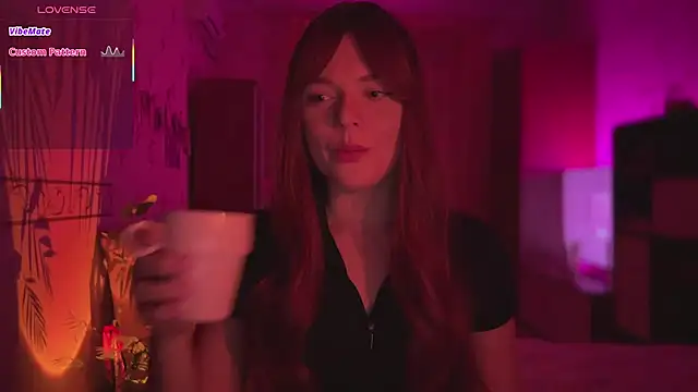 CherryRed Girl online show from March 18, 10:43 pm