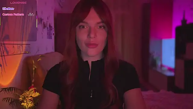 Snapshot of CherryRed_Girl chatting on May 14, 11:13 pm CherryRed Girl online show from May 14, 11:13 pm