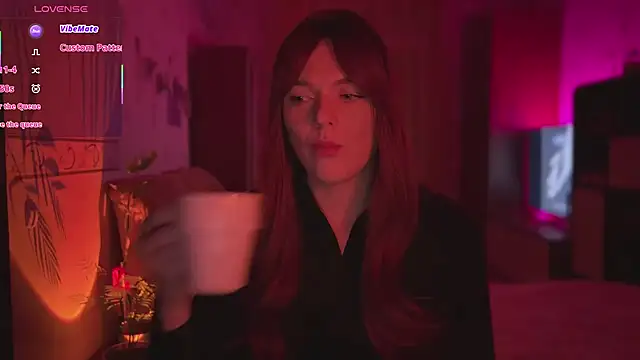 CherryRed Girl online show from March 15, 9:11 pm