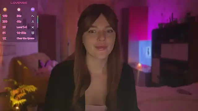 Snapshot of CherryRed_Girl chatting on November 25, 10:21 pm CherryRed Girl online show from November 25, 10:21 pm