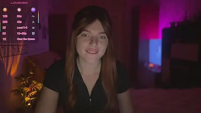 Snapshot of CherryRed_Girl chatting on November 10, 8:14 pm CherryRed Girl online show from November 10, 8:14 pm