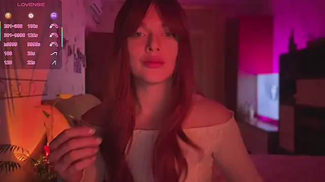 CherryRed Girl online show from April 16, 9:15 pm